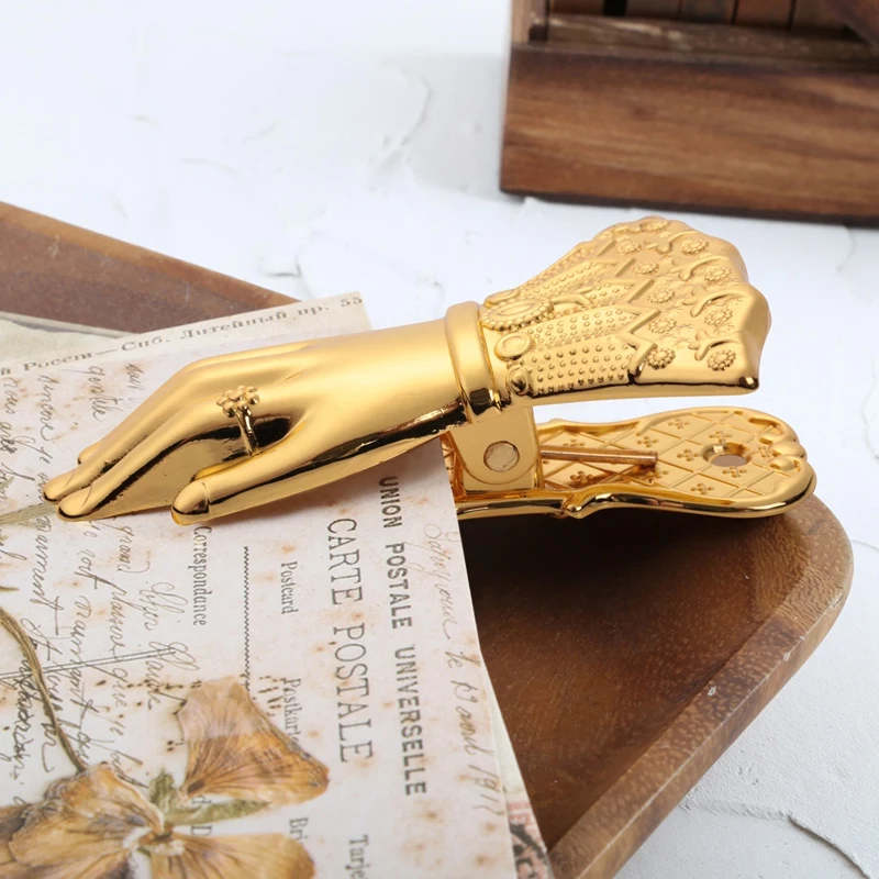 Luxury Chic Office Paper Storage Clip Ins Wrought Gold Vintage Hand Shape Alloy Document Handbook Storage Clip Home Sealing Clip