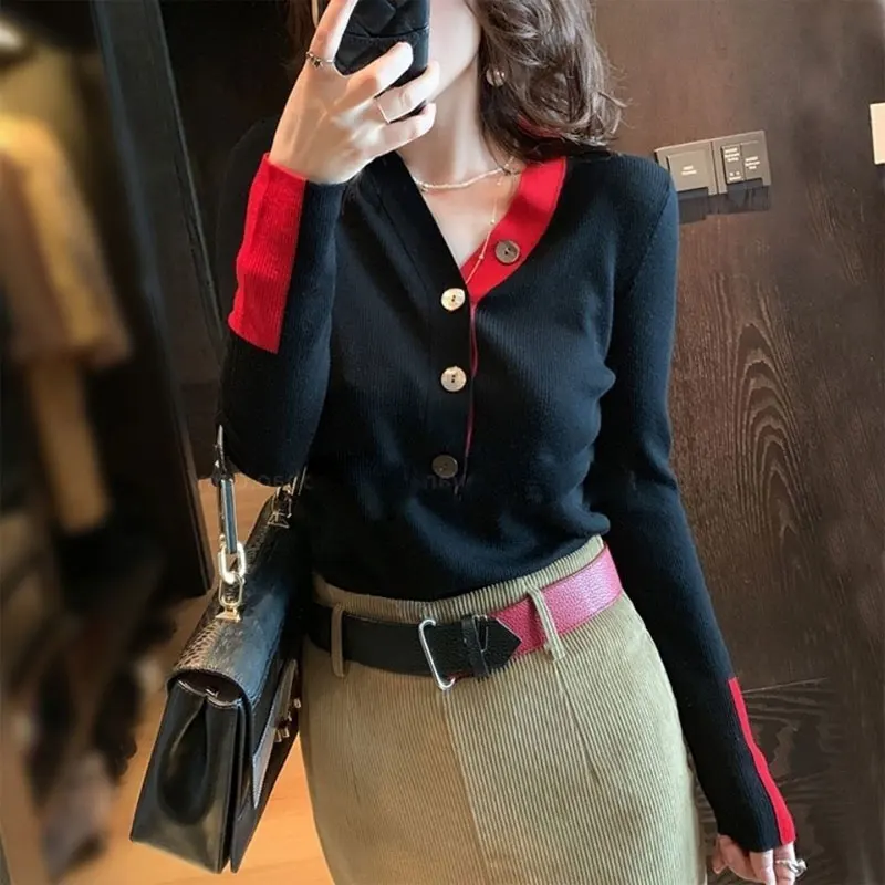 Vintage Autumn Winter V-Neck Patchwork Sweaters Women\'s Clothing Solid Color All-match Fashion Button Loose Knitted Jumpers 2024