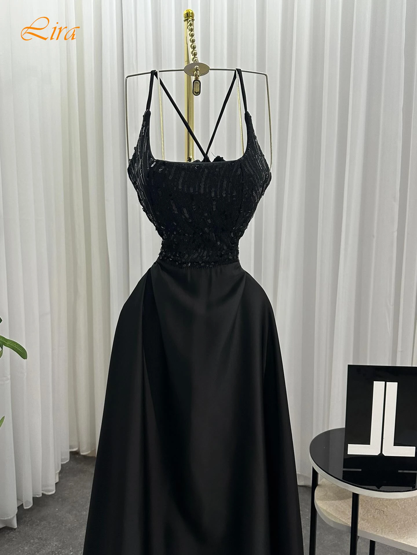 

Customized A-Line Spaghetti Straps Elegant Formal Evening Dress and High Quality Celebrity Gowns Temperament Party Dress