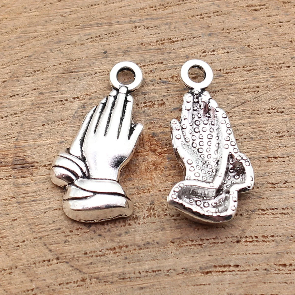 

40 шт. 21x10 мм (0,83x0,39 дюйма) подвески-шармы в форме рук, цвет античное серебро, для изготовления ювелирных изделий своими руками