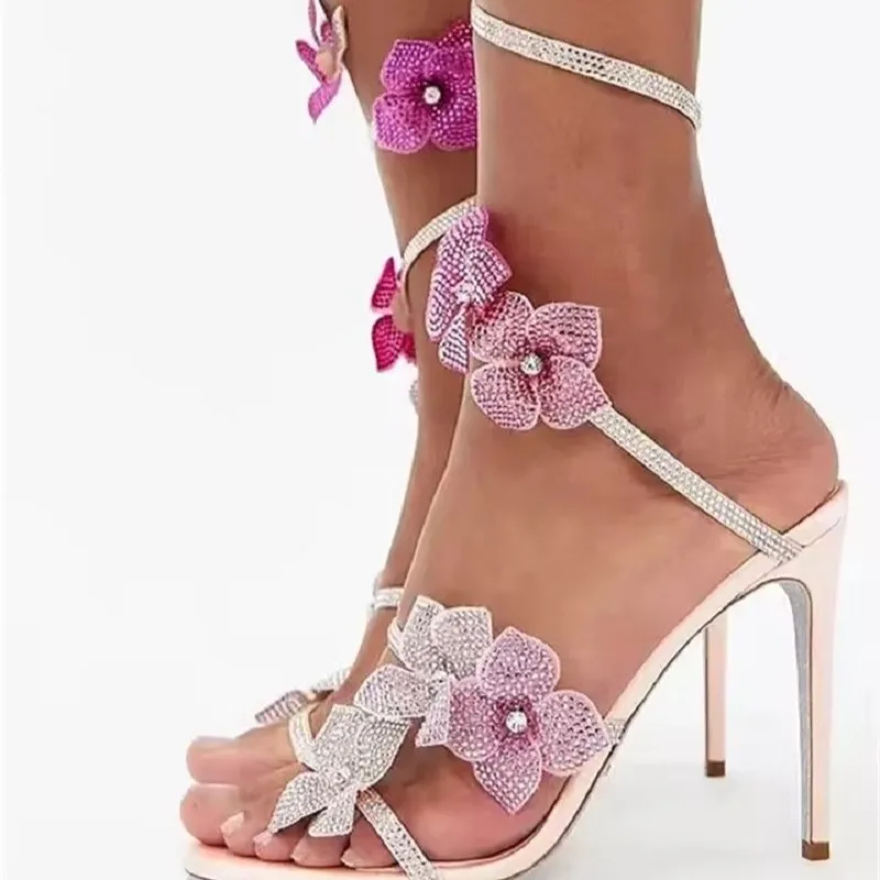 Scarpe flower: aggiungi un tocco di colore al tuo stile estivo