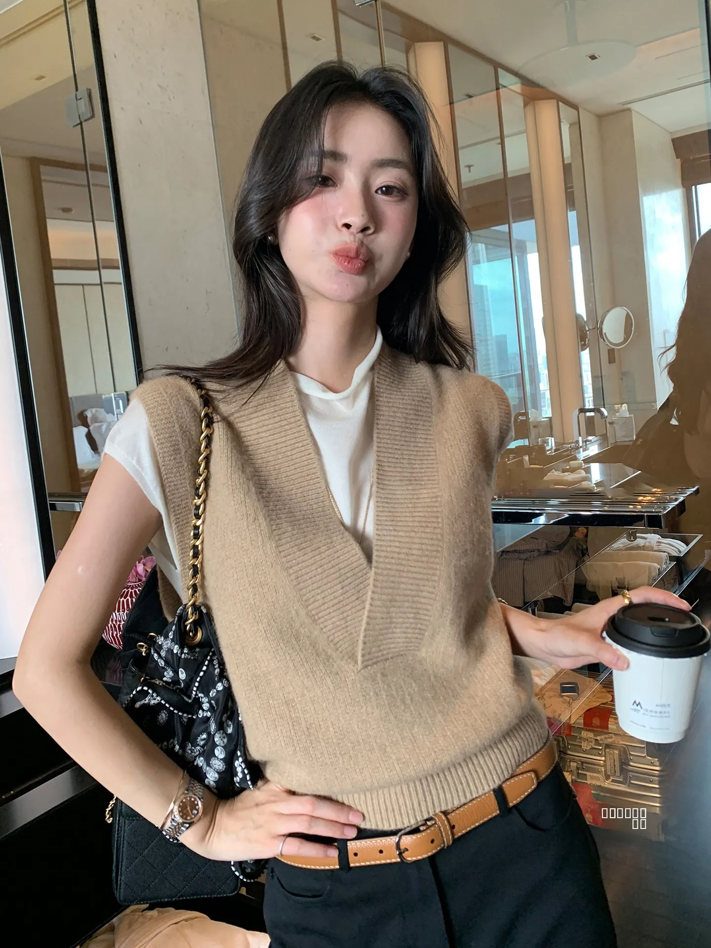 

Korean Sle V-Ne Knitted Sweater Vest Women's Autumn Winter Soft Outerwear Trendy Layering Top Casual Loose Fit Commute Sle