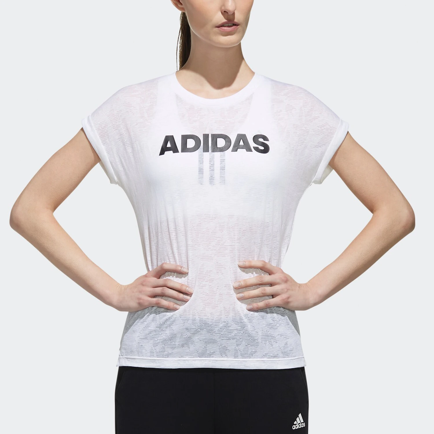 

Adidas Originals 2025 Новая женская повседневная спортивная футболка свободного кроя для тренировок EK4713