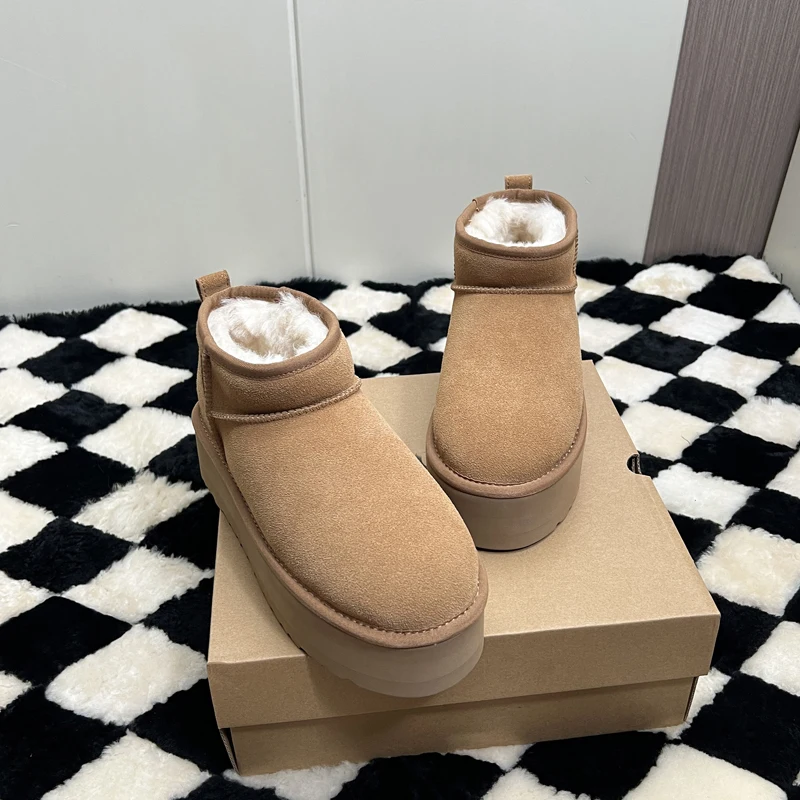 Klassische 2025, modische, dicke Unterseite, dreilagiges Schaffellfell, integrierte Schneestiefel, Ultra-Mini-Größe 35–40 Damen