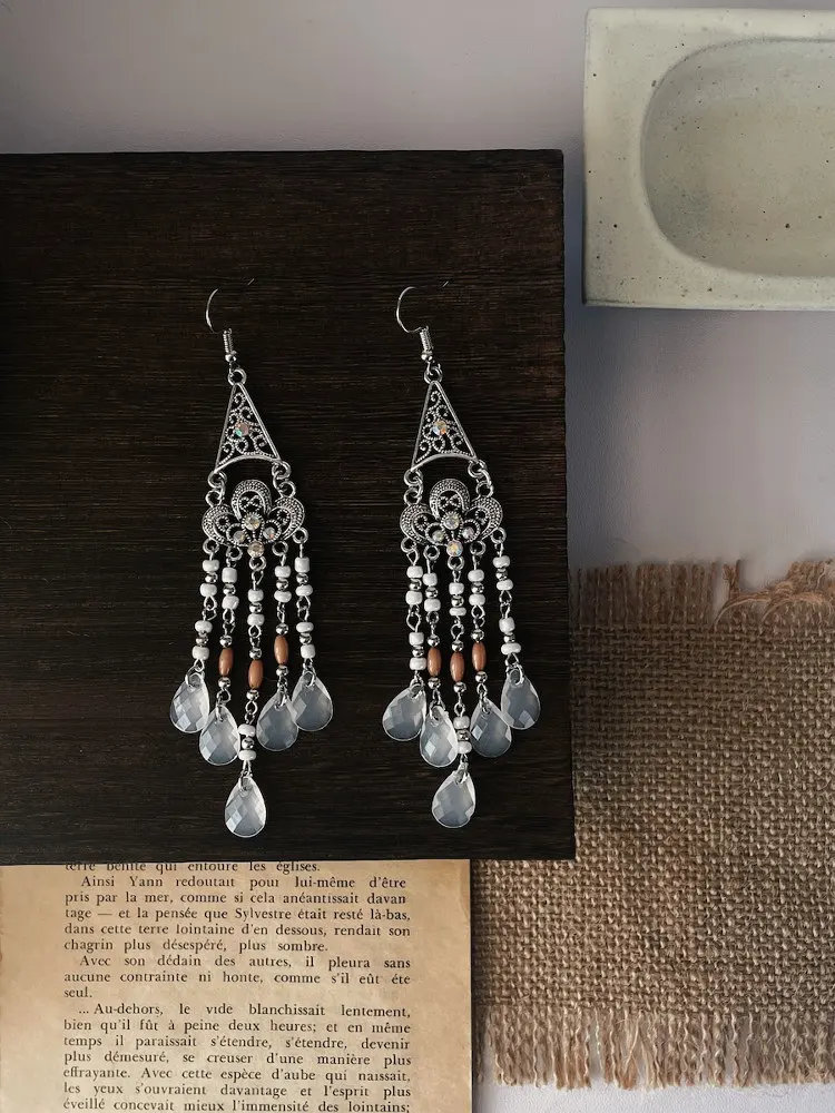 Streamer flying Chinese retro ethnic style fringed beaded earrings female niche design exquisite and simple