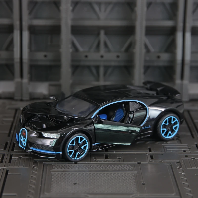 

1:32 alloy car model, doors and hood can be opened, has simulated sound and lighting functions, rich details, fine workmanship