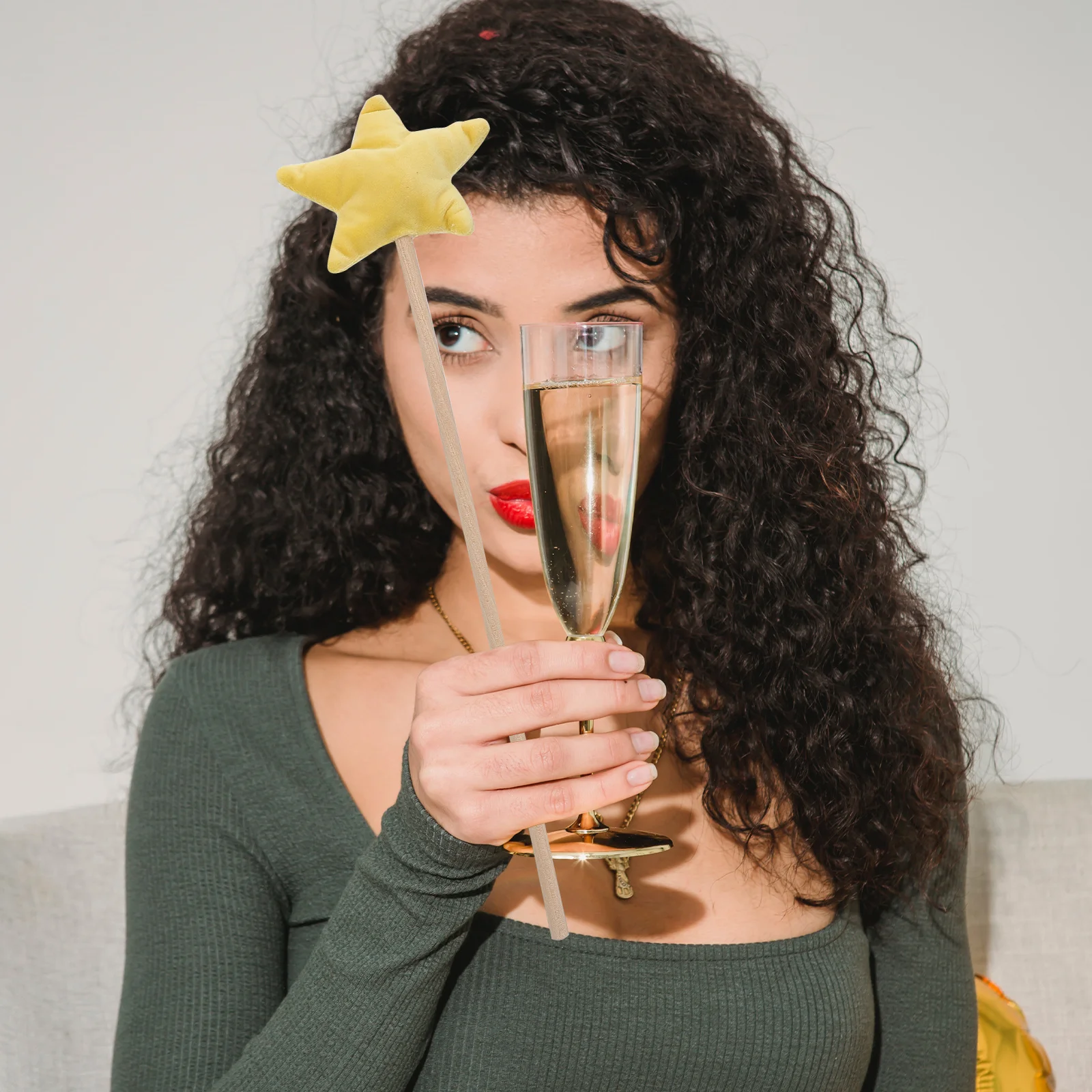 

2 шт., палочки феи в форме звезды, красочные декоративные костюмные реквизиты, концертный танец, сказочная палочка, декоративная палочка, реквизит для костюма