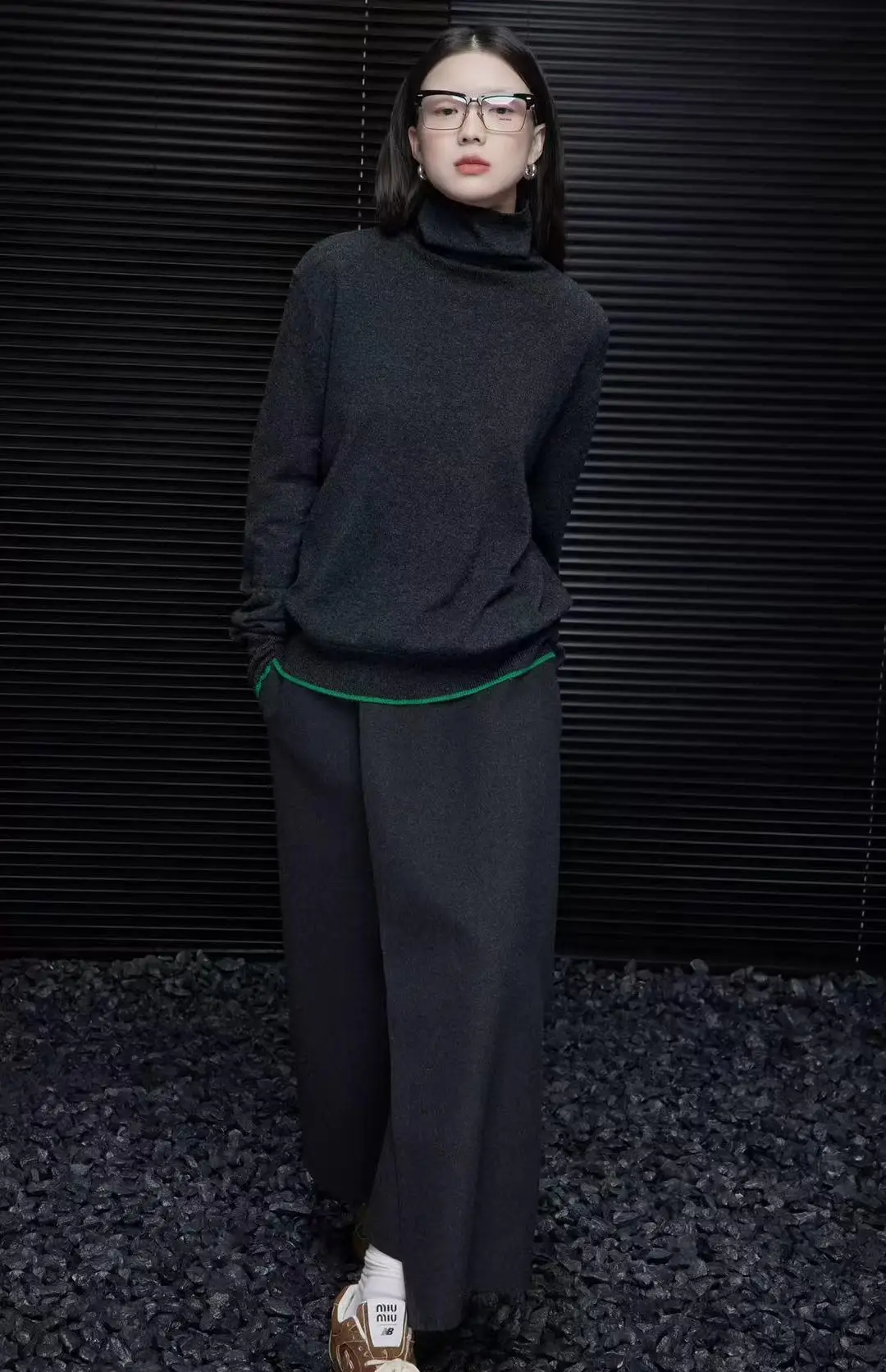 Grey high-necked cashmere sweater women's autumn and winter new high-grade sense of design