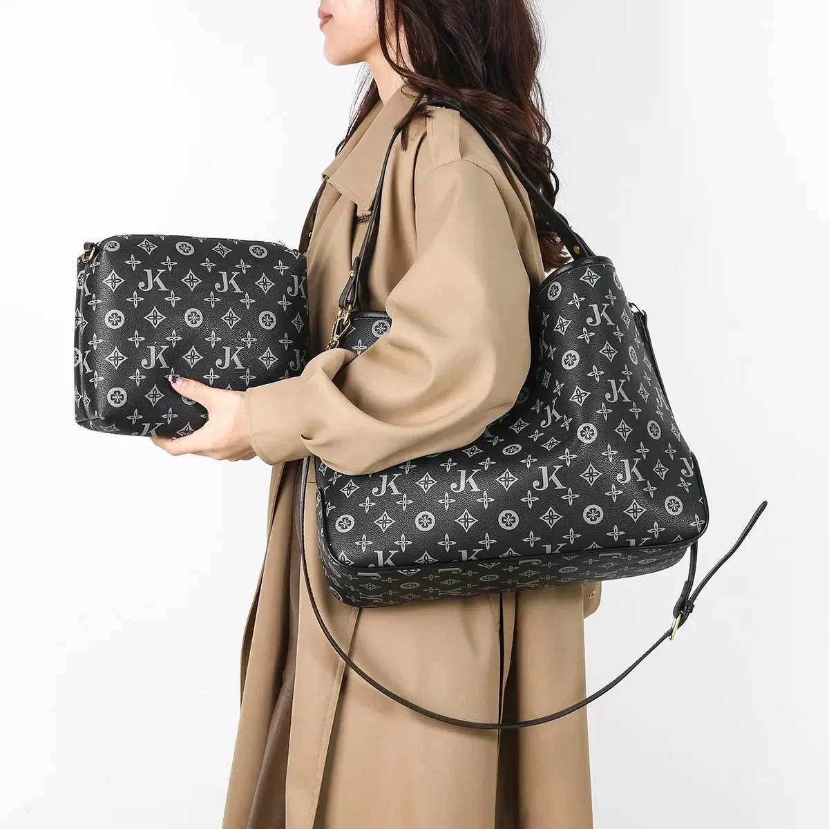 

Elegant Leather Classic Tote Bag With Large Capacity And Fashionable Logo For High-End Women Business Leisure