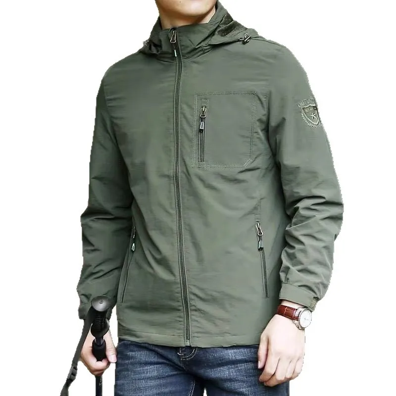 

Мужской комплект верхней одежды на осень 2026 года – ветровка с воротником-стойкой для активного отдыха – в американском ретро-стиле, повседневный кэжуал