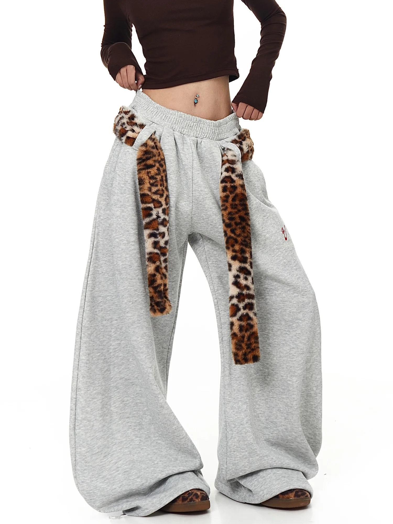 กางเกงขายาวทรงกระบอกพิมพ์ลายเสือดาวสไตล์อเมริกันย้อนยุค แต่งขนเฟอร์ สำหรับผู้ชายและผู้หญิง เหมาะสำหรับเต้นแจ๊ส บุผ้ากำมะหยี่ ขากว้าง ทันสมัย