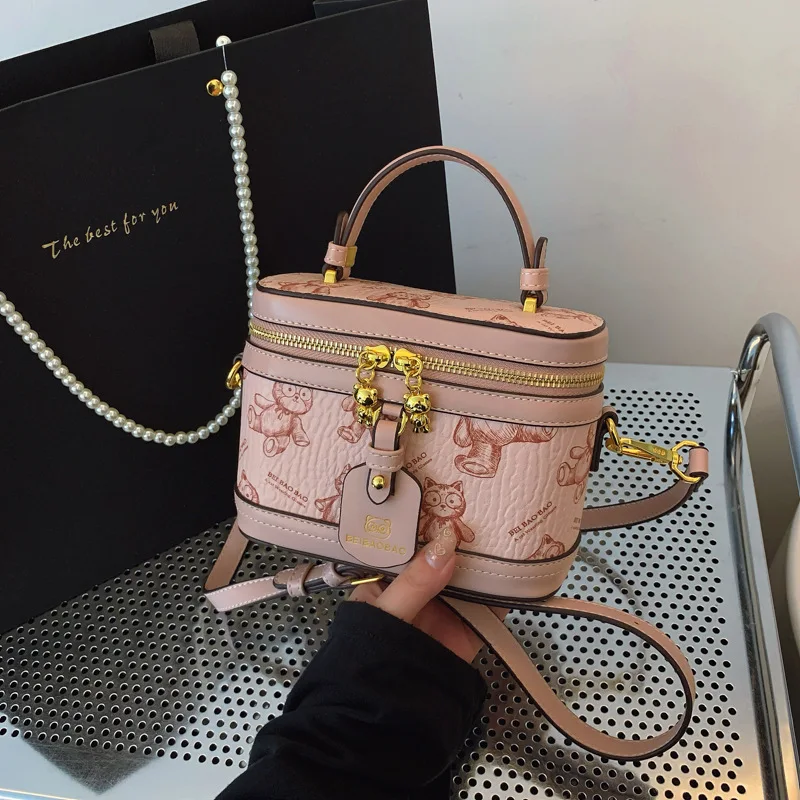 

2025 Новая модная нишевая сумка-коробка с мультяшным медведем - популярная женская сумка контрастного цвета, через плечо на одно плечо