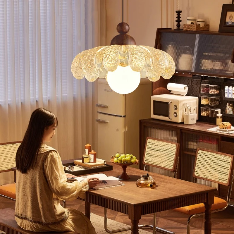 French Vintage Style Resin Pendant Light for Living Room Dining Hall Household Decoration Medieval Embossed Standing Lights Cube