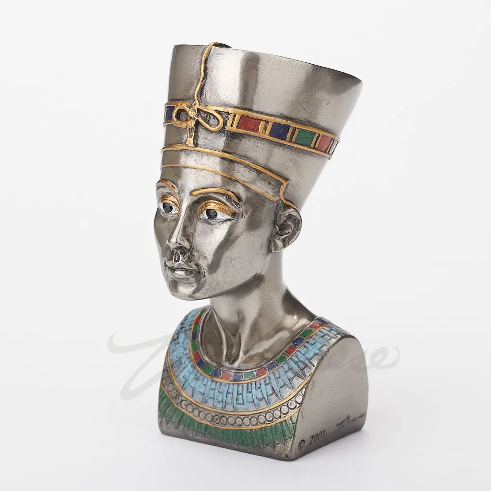 Ancient Egyptian Queen Nefertiti Bust Resin Figurine Statue Home Office Decoratove Sculpture Collectable Gift for Egypt Lovers