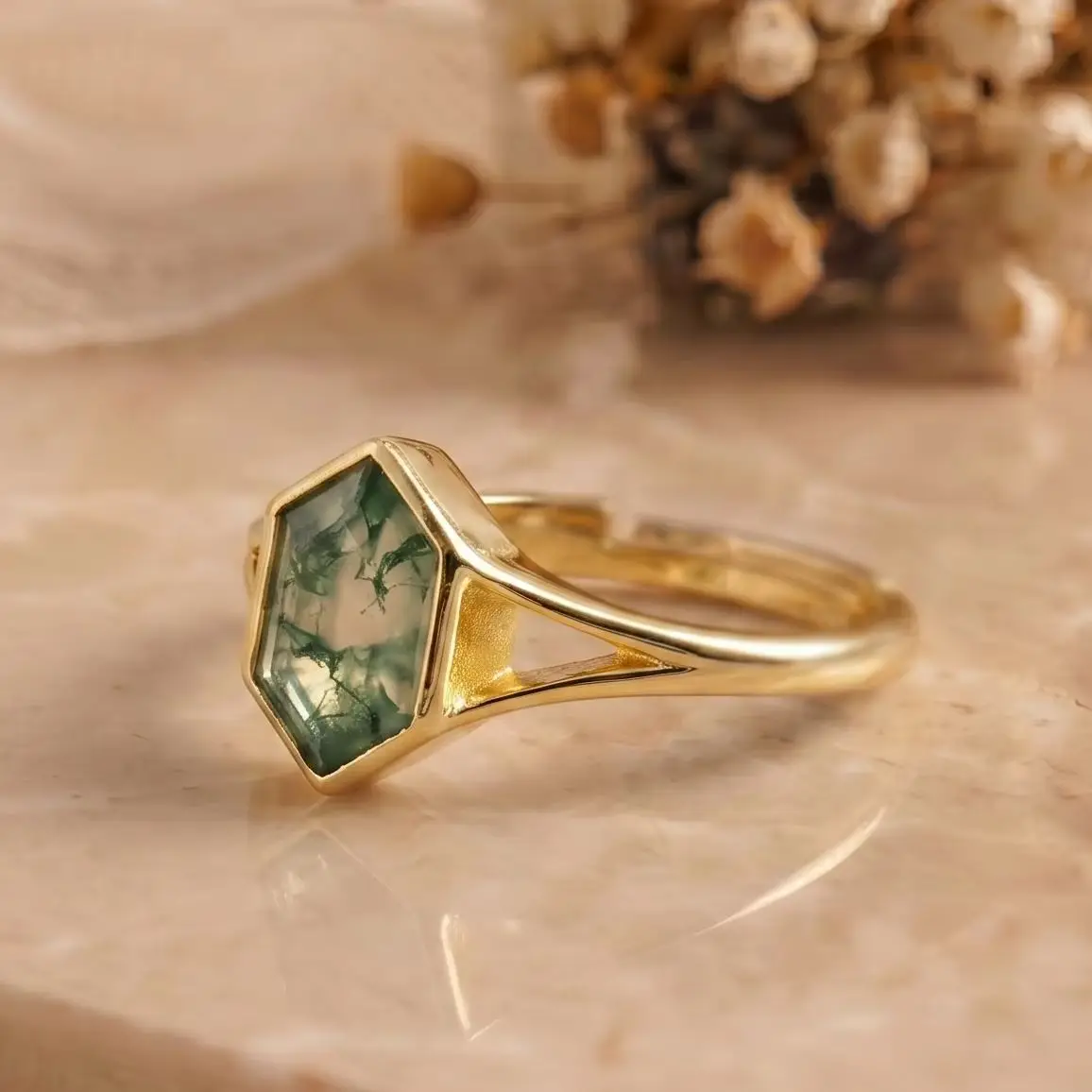 Hexagon Shaped Moss Agate Engagement Solitaire Ring for Women Minimalist Gold Plated Green Stone Promise Jewelry Accessories