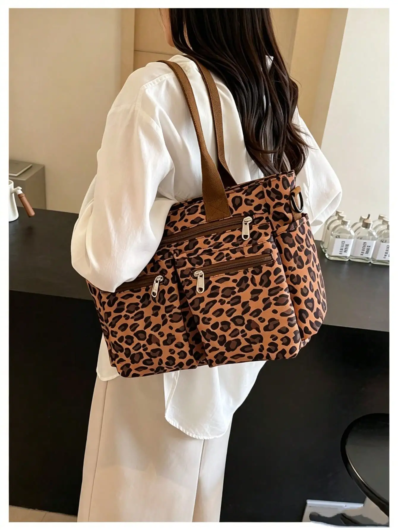 Fashion Large Capacity Leopard Print Multi-Pocket Tote Bag Commute Tote Handbag Shoulder Bag Handheld Shoulder Cross Body Suitable For Daily Outing