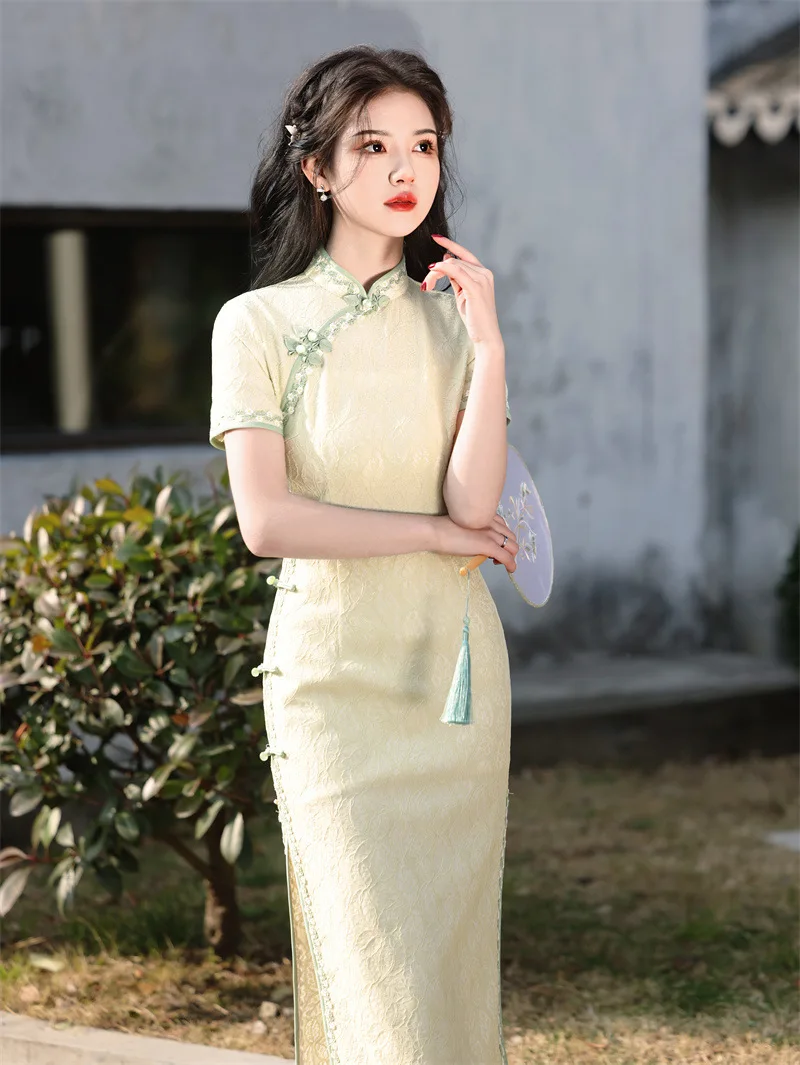 Qipao artístico de encaje para chica, Cheongsam de longitud media con ocho botones, cuello mandarín, primavera y verano, novedad de 2024