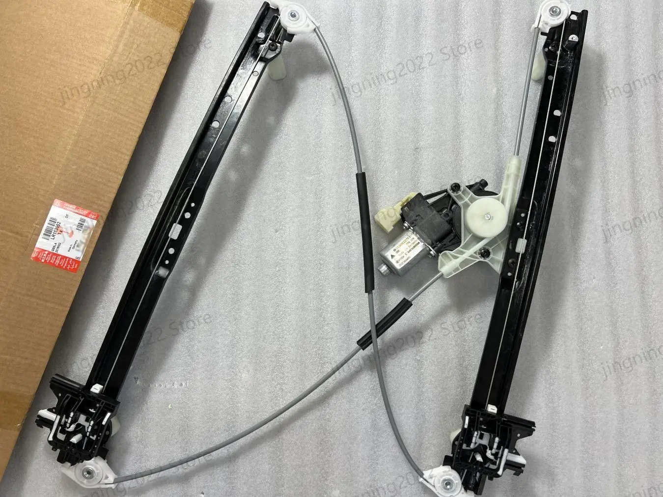 The left front window lifter of the elevator assembly is suitable for Range Rover Sport 2014-2020 LR153952 LR077816