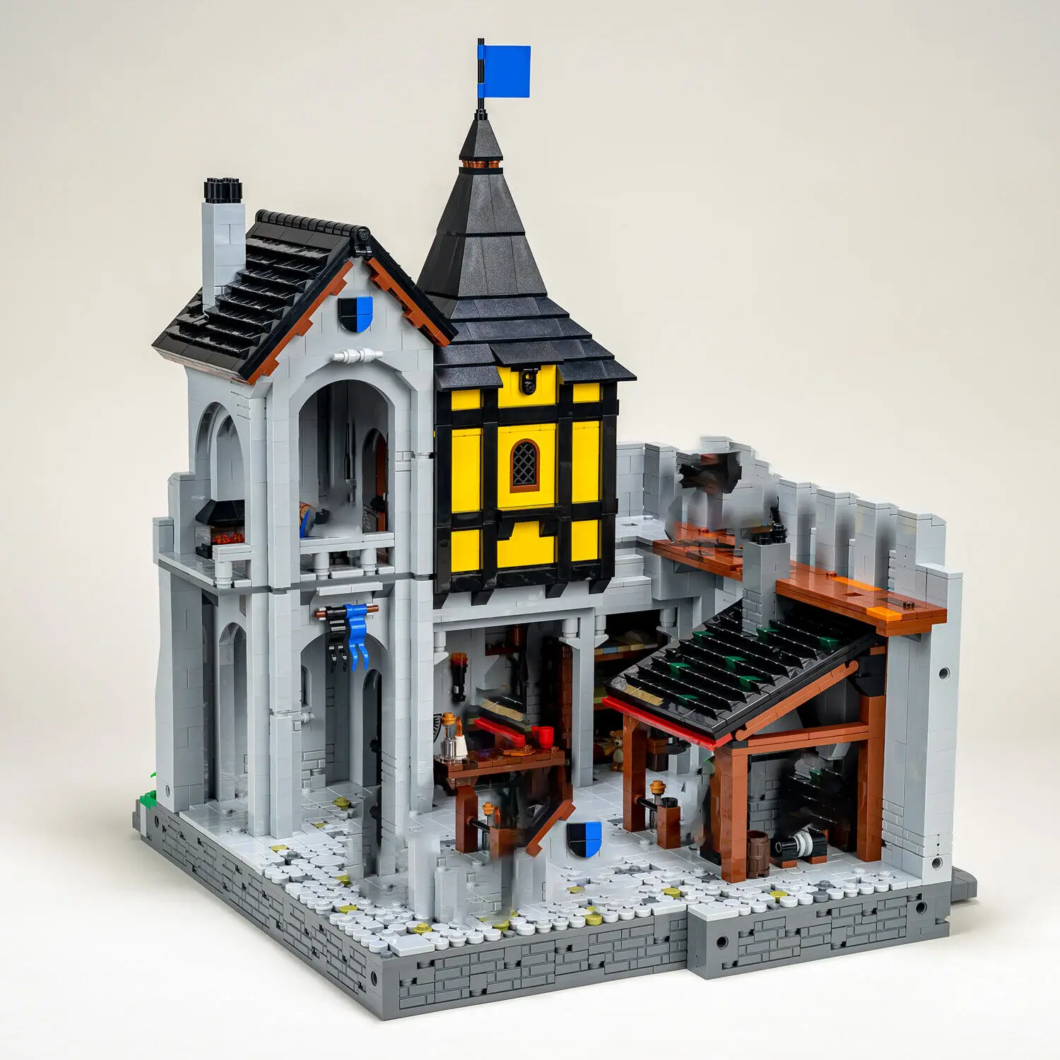 Classic Castle with Detailed Exteriors & Interiors 10913 Pieces MOC