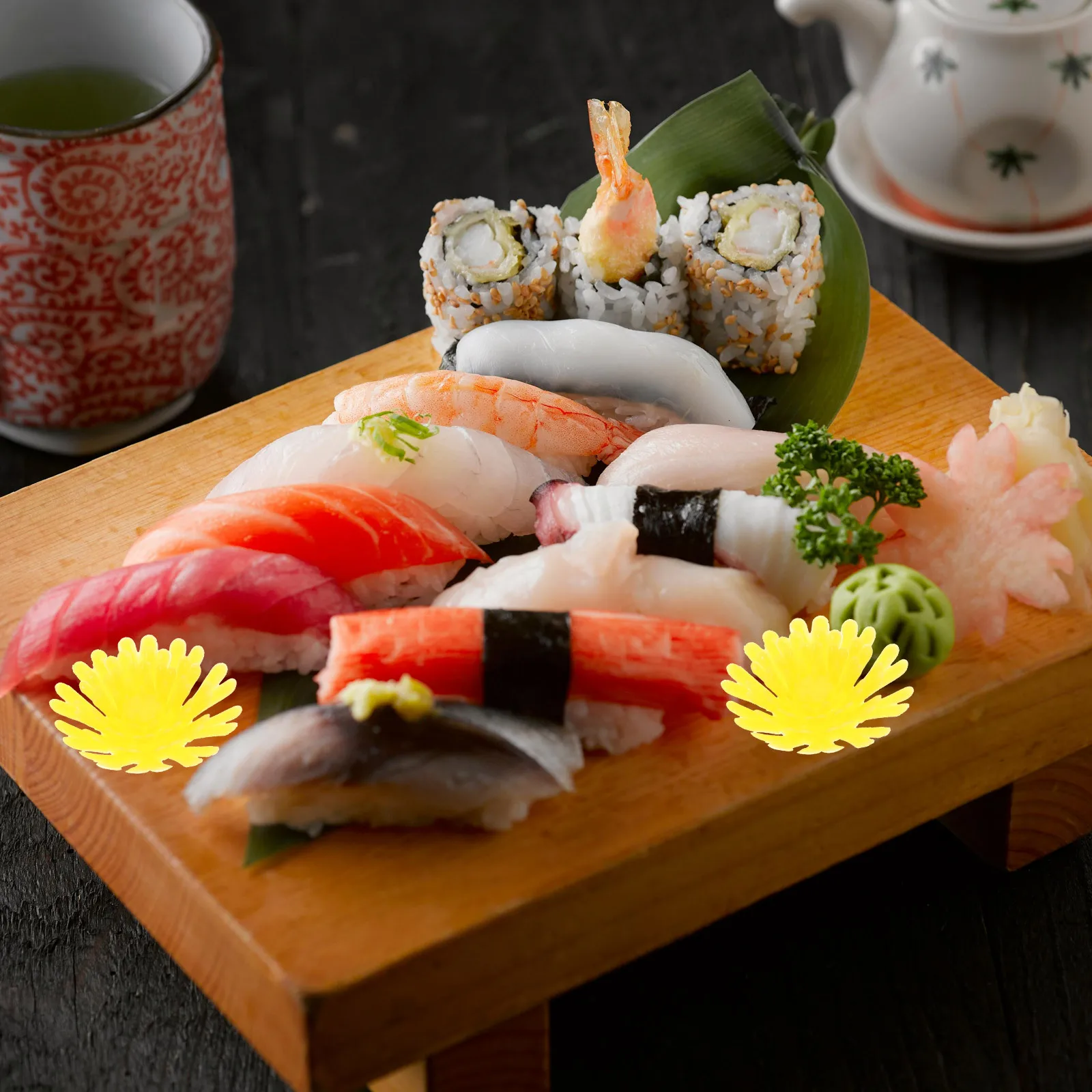 

200 шт., искусственные хризантемы, суши, цветы, желтые реалистичные украшения, одноразовые тарелки для сашими, украшения для ресторанов