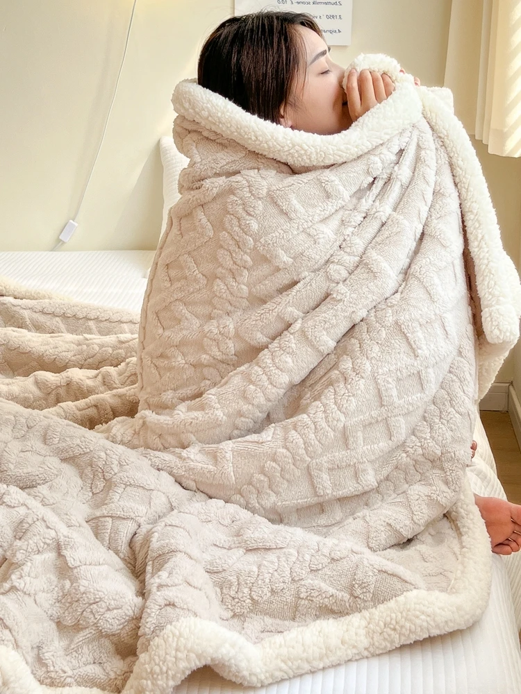 

Tapered fleece office shawl nap in winter Use sofa blanket on thickened bed