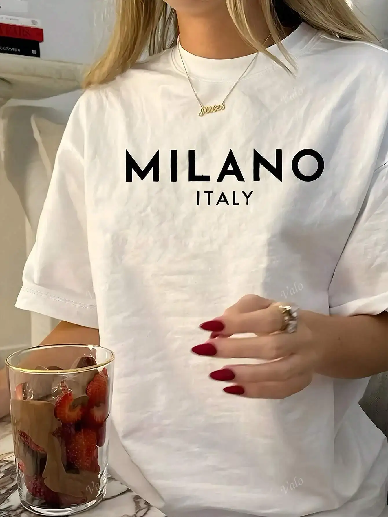 

Футболка с рисунком MILANO ITALY больших размеров, шикарный топ в городском стиле для законодателей моды, обнимающая итальянскую модную вибрацию