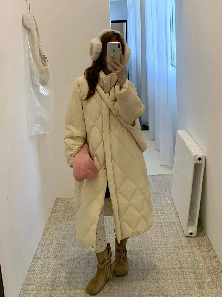 الشتاء Argyle مع حزمة طويلة أسفل سترة الإناث الوقوف طوق باركر أبلى المرأة الأبيض بطة أسفل الركبة طول أسفل السترات