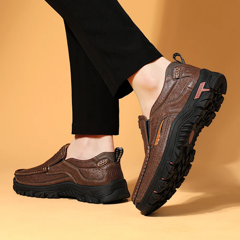 Mens leather shoes for outdoor hiking Sewn with car stitching Water resistant and wear resistant Sizes 39-46 Comfortable insoles