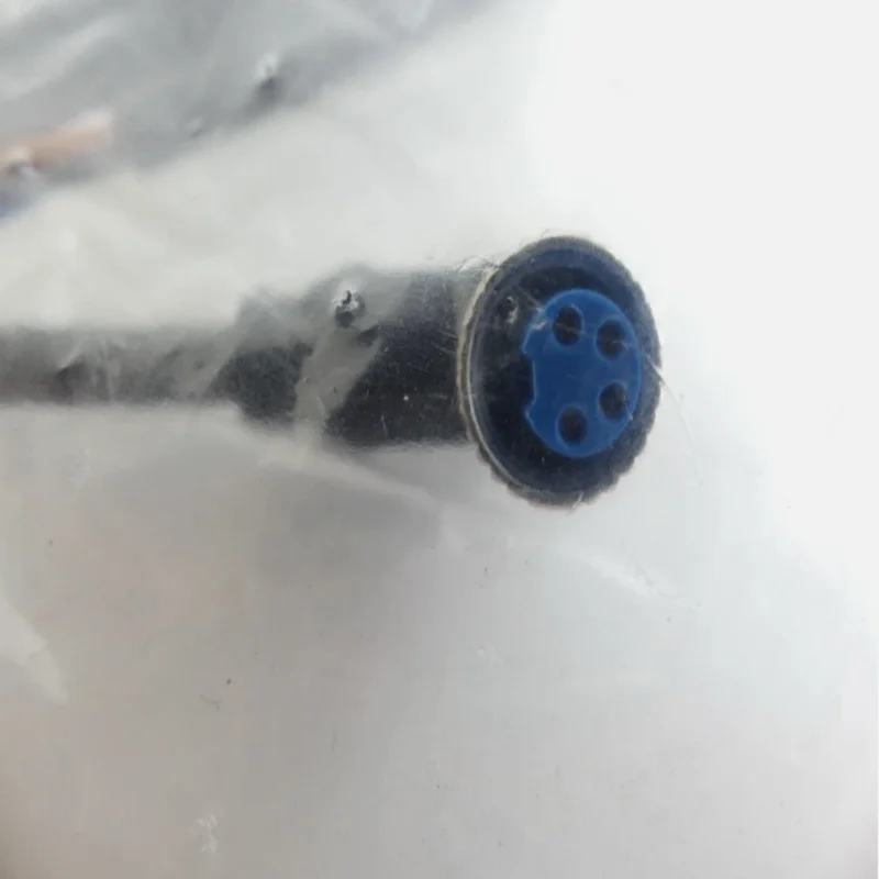 

Совершенно новый оригинальный кабель 2095766 YG2A14-020UB3XLEAX 2094791 YF8U14-020UA3XLEAX 2095589 YG8U14-020UA3XLEAX