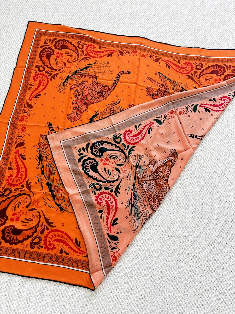 Winter Warm Scarf 135CM Luxury Designers Large Shawls Square Bandanas Neck Head Bag Accessories Stole Christmas Gift Lion PrinT