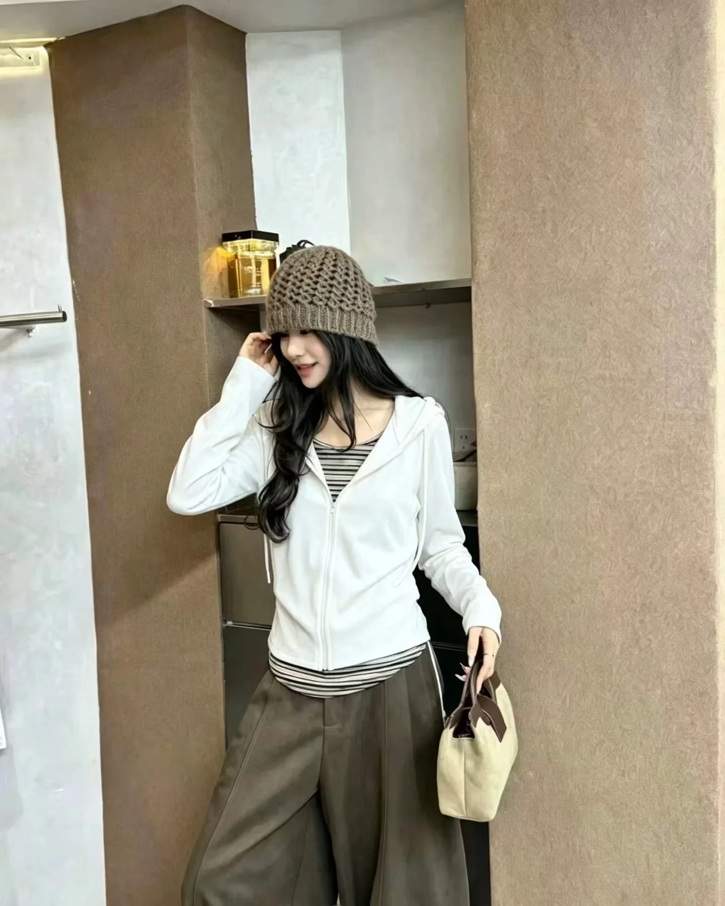 Slim Fit Korean Style Autumn Top with Fake Two-Piece Side Pleats Waist Cinching Half Zipper Design Breathable Cotton Hoodie