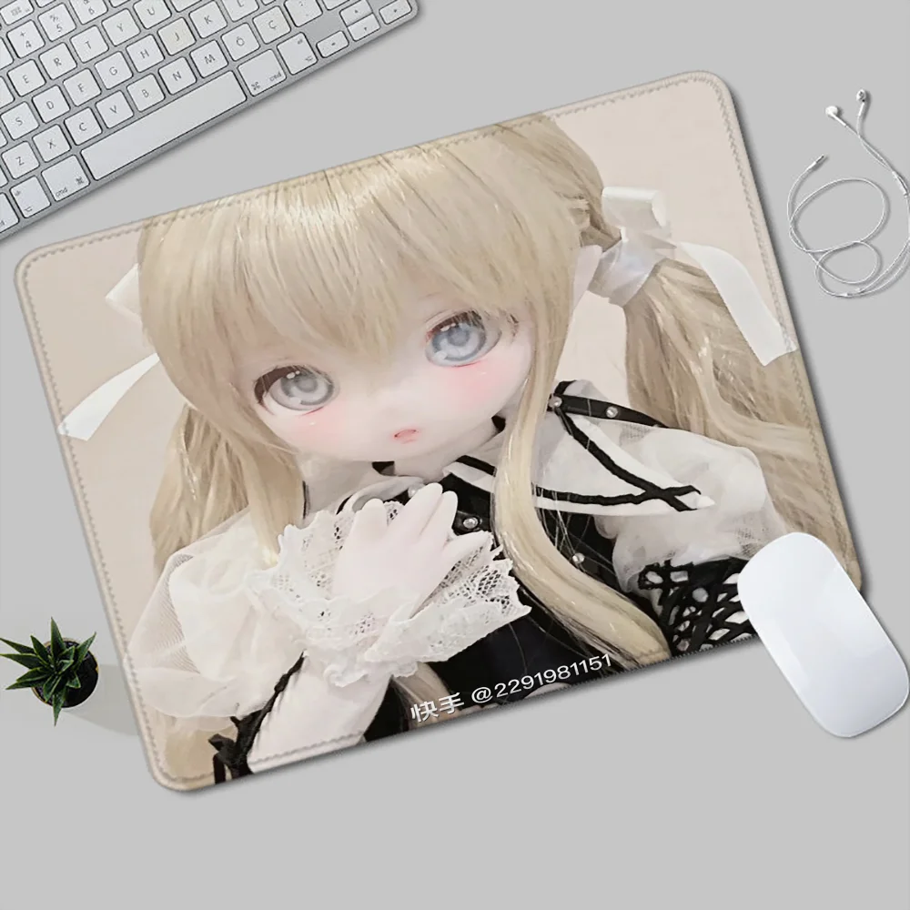 Small Cute Anime Computer Mouse Pad Gaming Mat Barbie Dolls Office Desk Accessories Mousepad Gamer Offices Mats Gadgets Mause