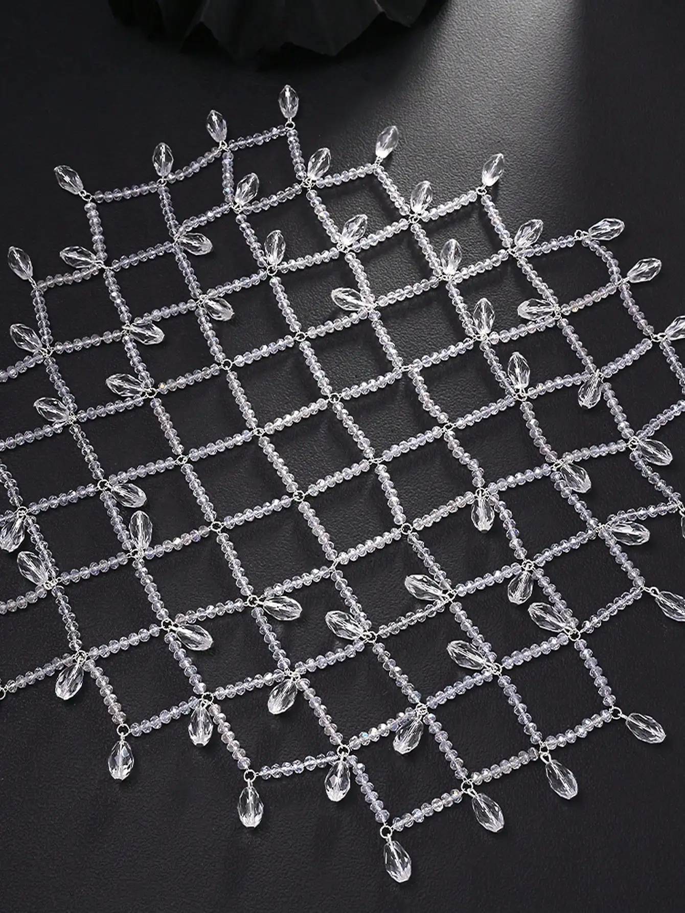 

Серебряная сетчатая цепочка для волос с блестящим кристаллическим кулоном в форме капли воды, свадебный аксессуар для волос, украшение для вечеринки, 1 шт.