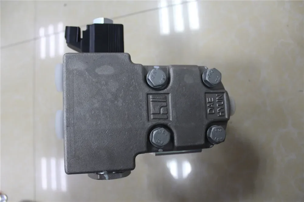 Excavator Parts R520LC-9 R480-9 Fan Pump 31q4-30202 For Hyu Ndai