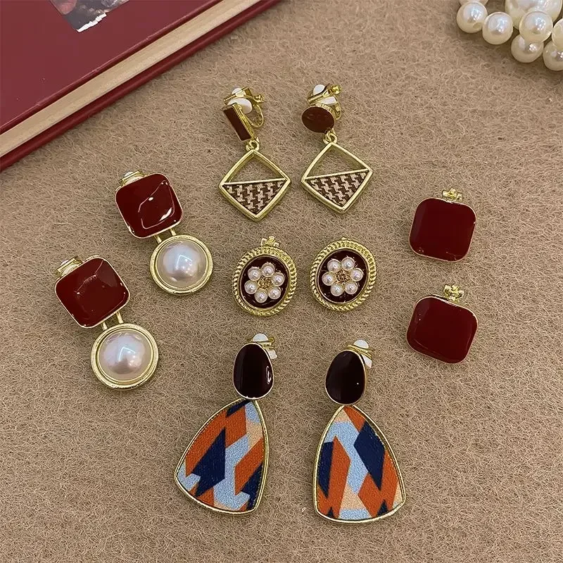 مشبك أذن ريترو أنيق مع عدم وجود ثقب الأذن أقراط الطالبات 2025 نمط عصري جديد بسيط أقراط اللؤلؤ الملحقات