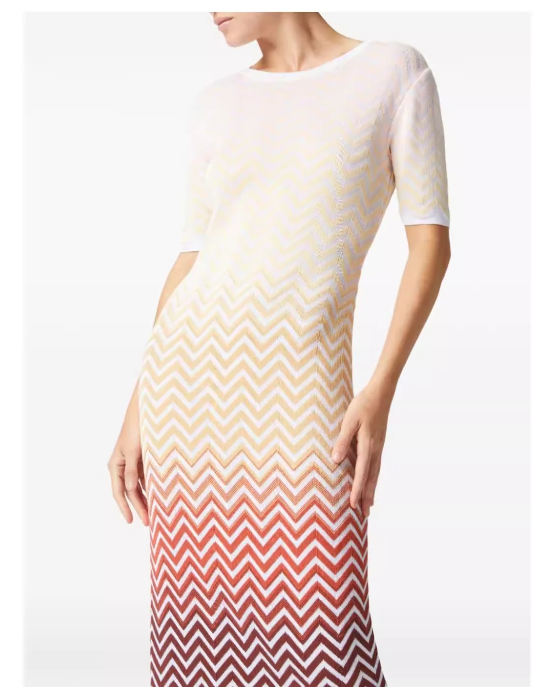 

2025 New Ladies Zigzag Striped Knitted Dress Round Neck Short Sleeve Casual Slim Midi Robe