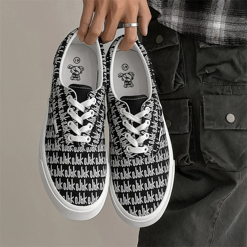 Designer Canvas Casual shoes for men  Flats Vulcanized Shoes Original printed sneakers male Skateboard street shoes men Tennis