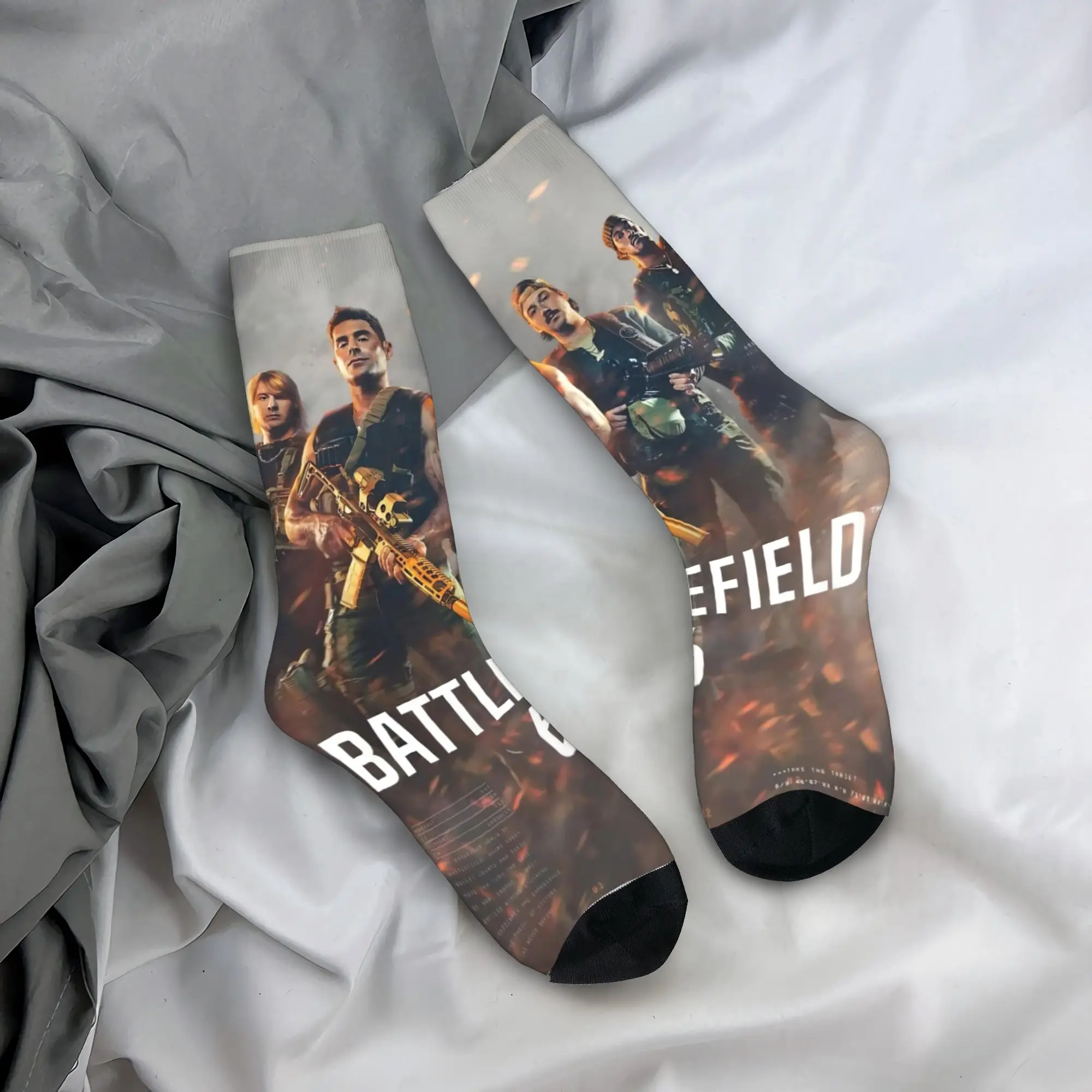 ถุงเท้าลายเกมส์ Battlefield 6 สินค้าสำหรับผู้ชายและผู้หญิง ถุงเท้าแบบกลางข้อ สวมใส่สบาย ของขวัญสุดพิเศษ