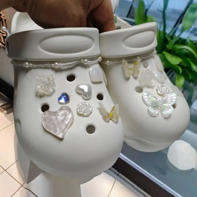 Whole Set Hot Sale DIY Hole Shoes Charms High end butterfly heart Accessories Designer Quality Garden Shoe Decoration Girl Gift