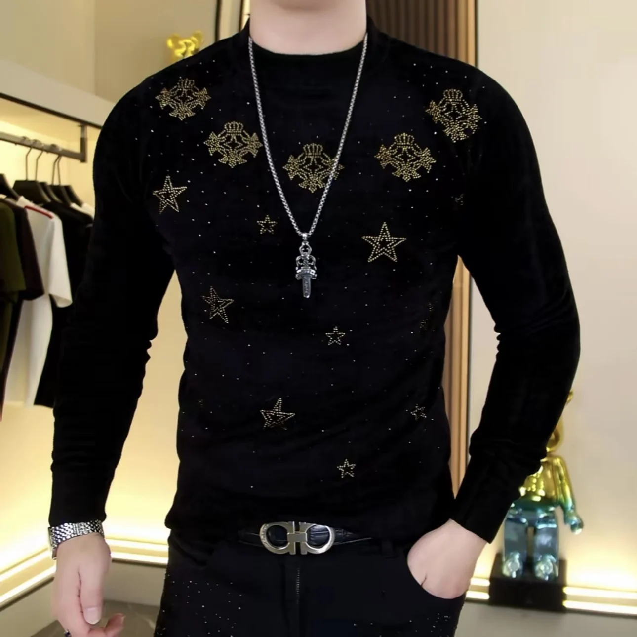 

Мужская вельветовая футболка с круглым вырезом и длинным рукавом, модная, приталенная, эластичная, трендовая, брендовая, зимняя новинка, с термотрансферным принтом в виде ромбов