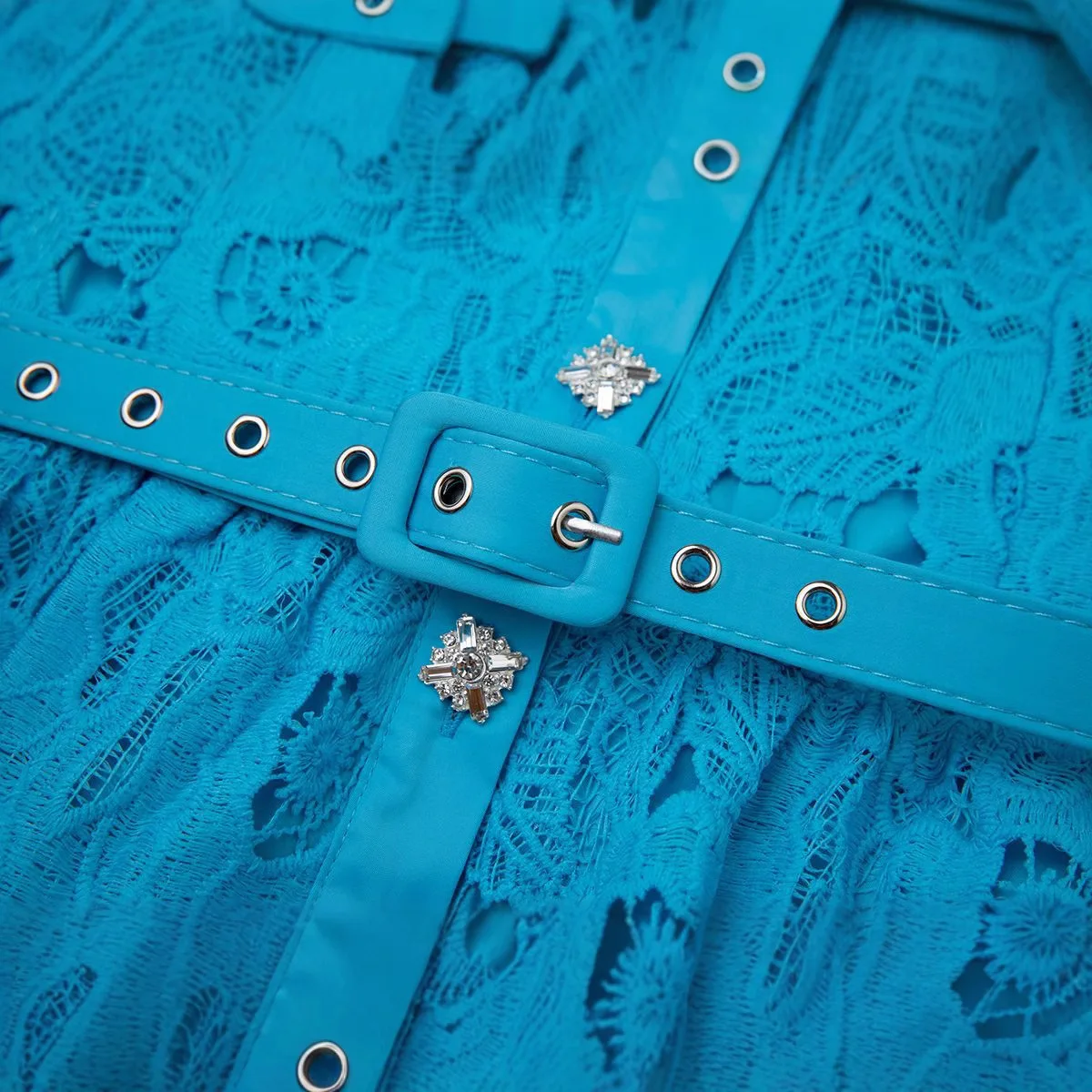 Vestidos sin mangas de encaje de ganchillo para mujer, moda de verano, sin mangas, cuello de camisa, diamantes, cinturón de un solo pecho, Vestidos por debajo de la rodilla elegantes para fiesta