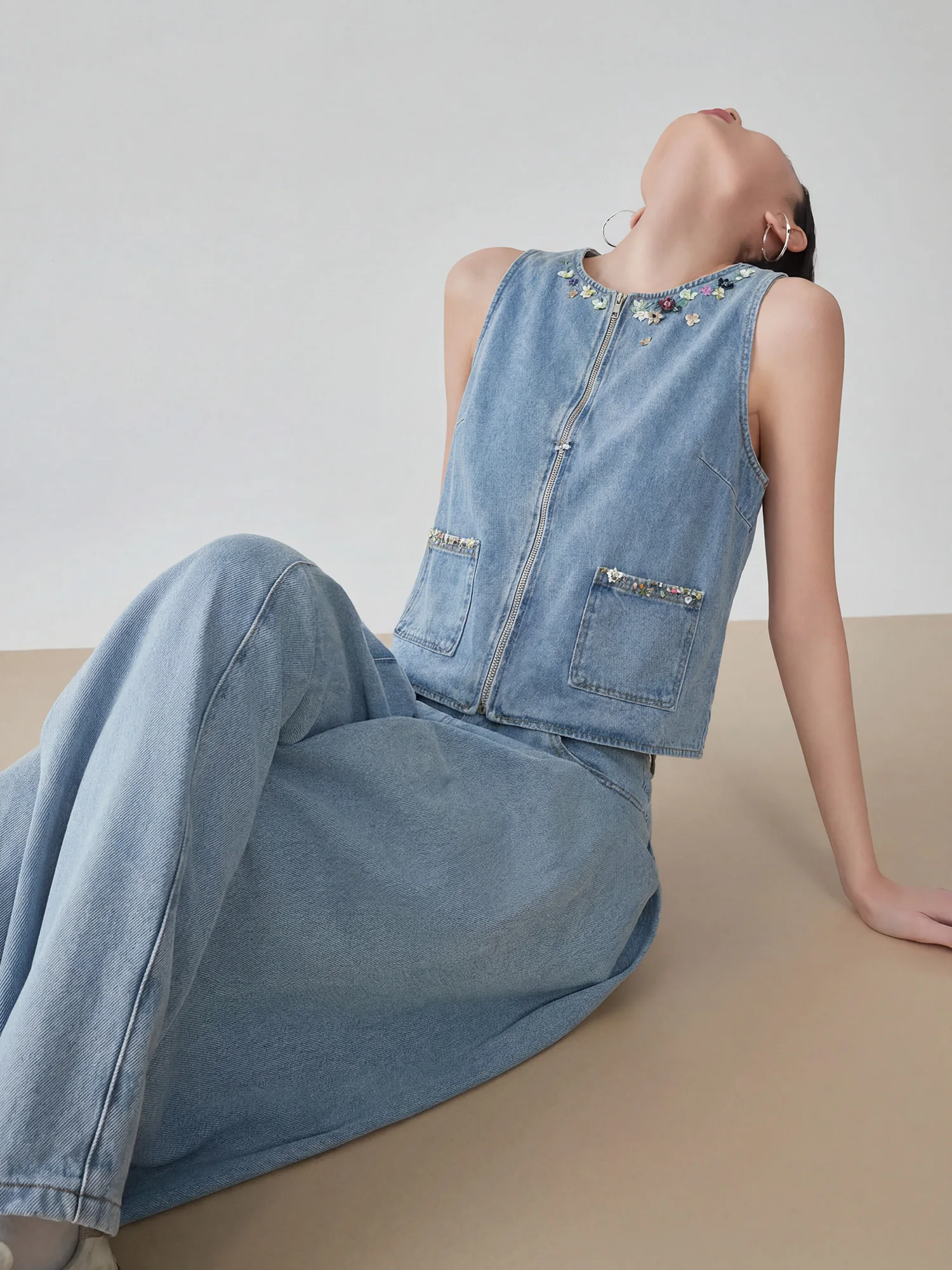 

Casual Style Denim Vest Set Summer Sleeveless Slim Wide Leg Pants Two Piece Set Fashionable Casual Wear Women's Ensemble