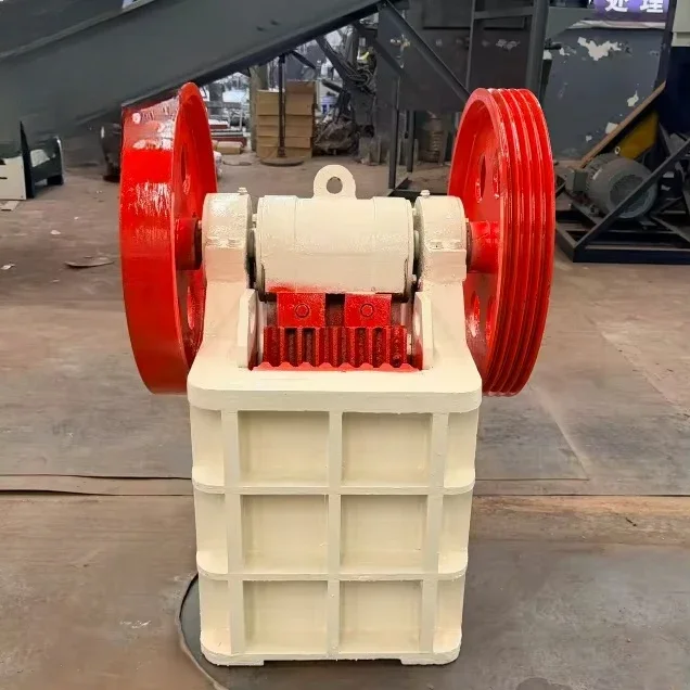 Small and stable jaw crusher for high hardness materials
