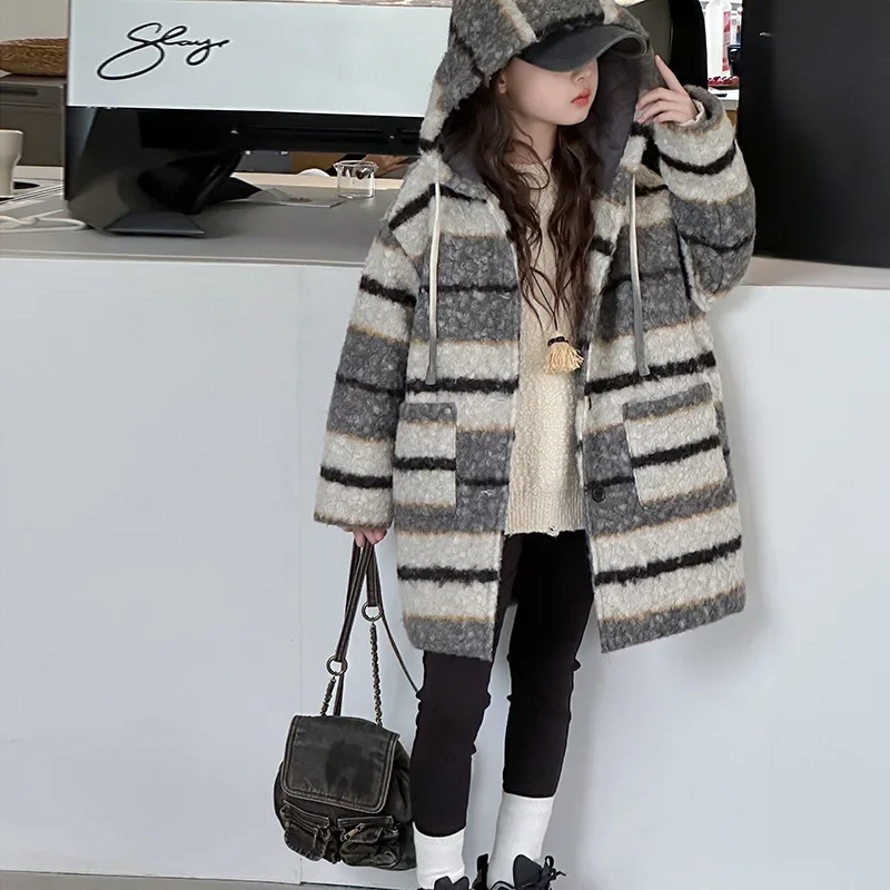 

Girls Coat 2024 Winter New Childrens Clothing Girls Baby Foreign Style Lamb Wool Cotton Hooded Coat Casual Simple Daily