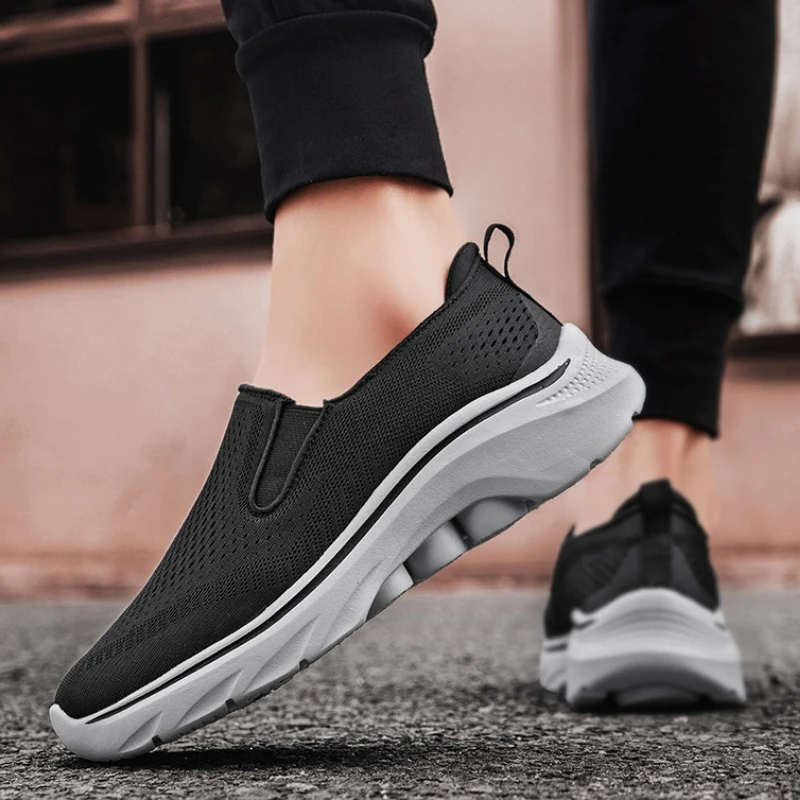 

Summer's New Two-tone Men's Plus-size Flat-heeled One-foot Lightweight and Breathable Fei-woven Casual Sports Walking Shoes