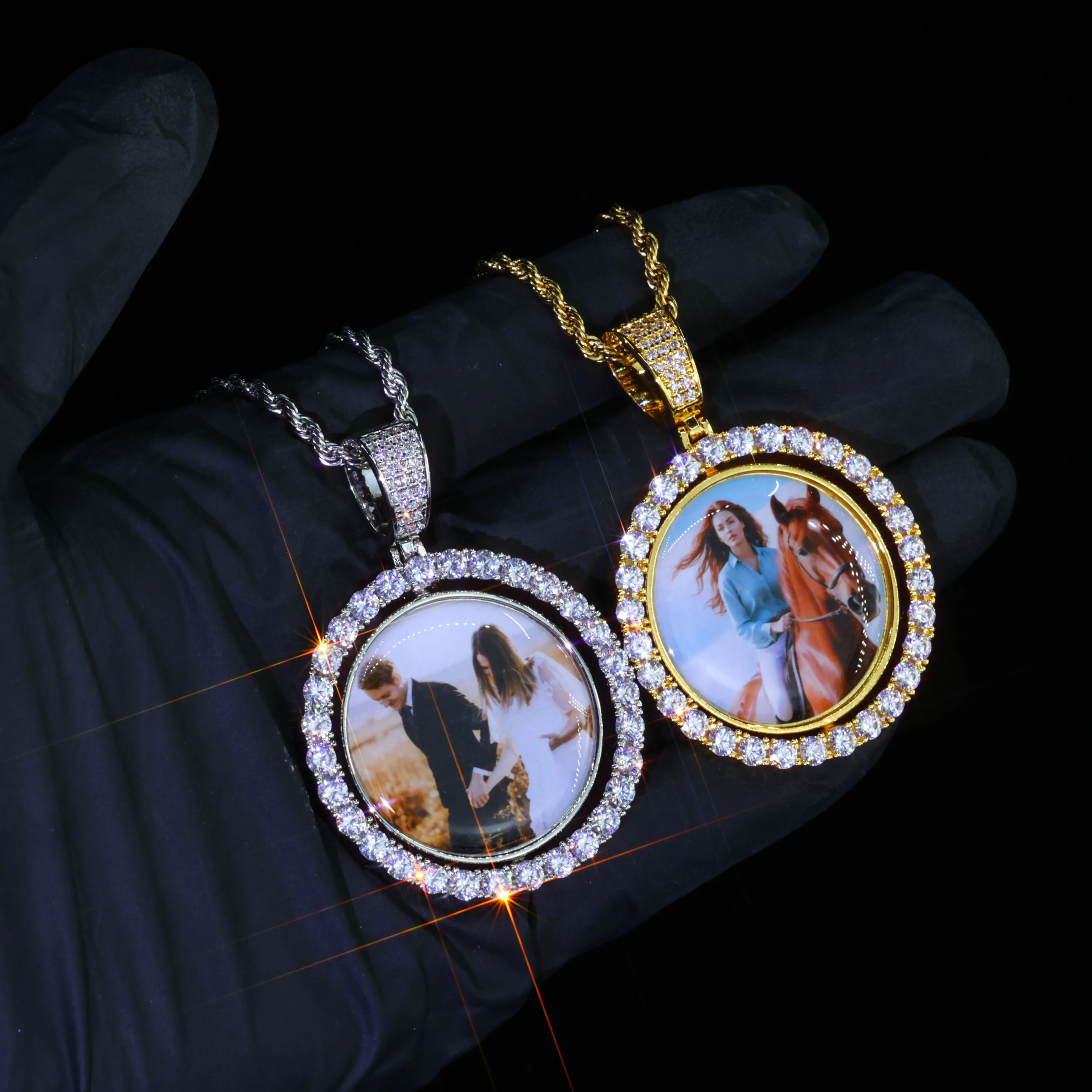 Custom Rotating Double Sides Photo Medallions Pendant Necklace Iced out Circle Photo Chain Pendant Couple Valentine's Day gift