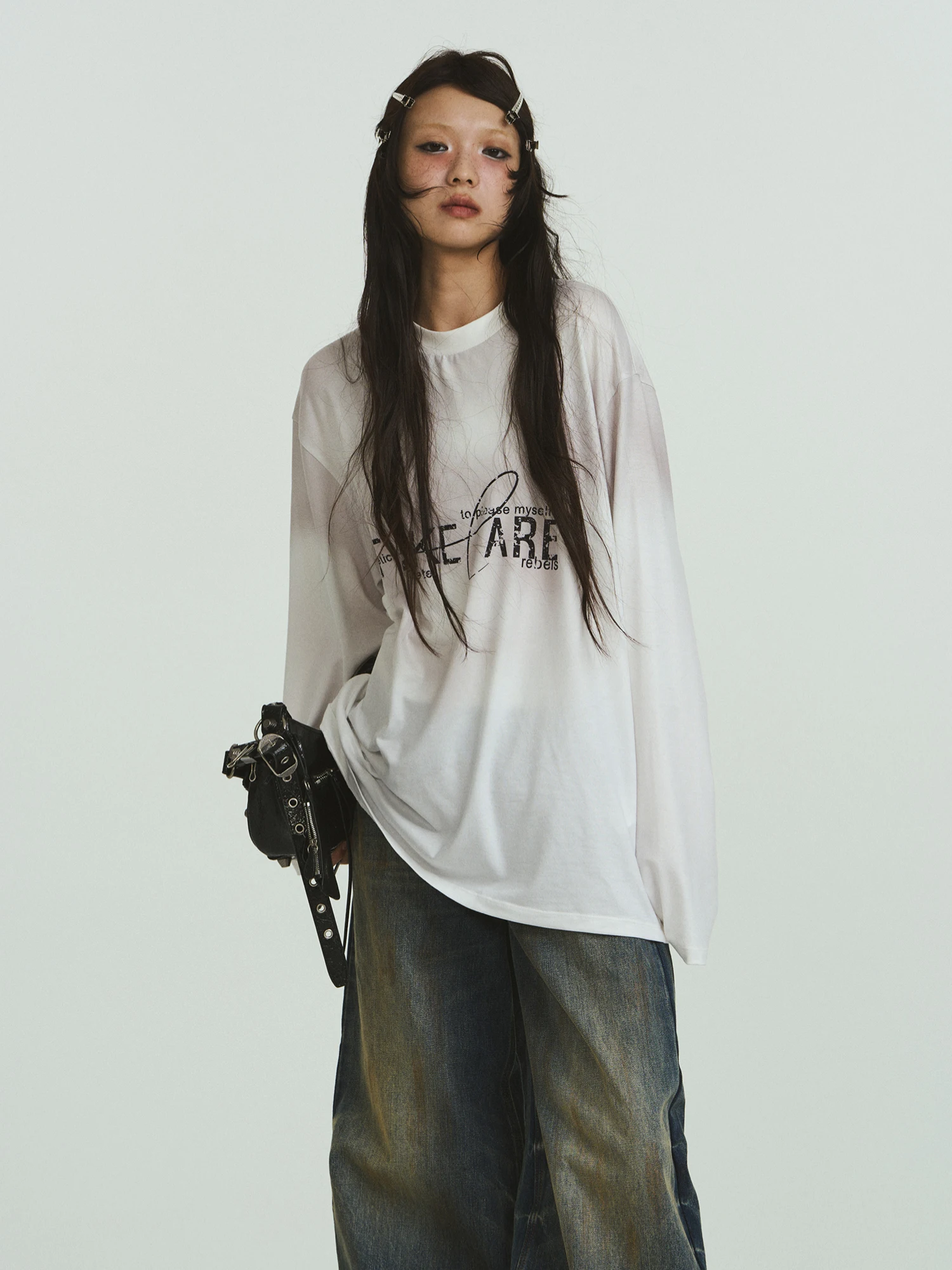 

TakeCare Caution Worn-In Print Logo Long Sve Loose T-irt Women's Premium Faion Casual Cotton Tee Streetwear