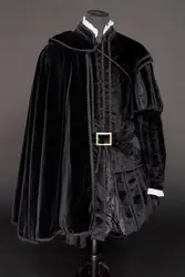Men's Tudor Elizabethan Costume Uniform Tudor Kings Henry VIII Costume Black Outfits With Cape Belt Set Tudor Renaissance Dress