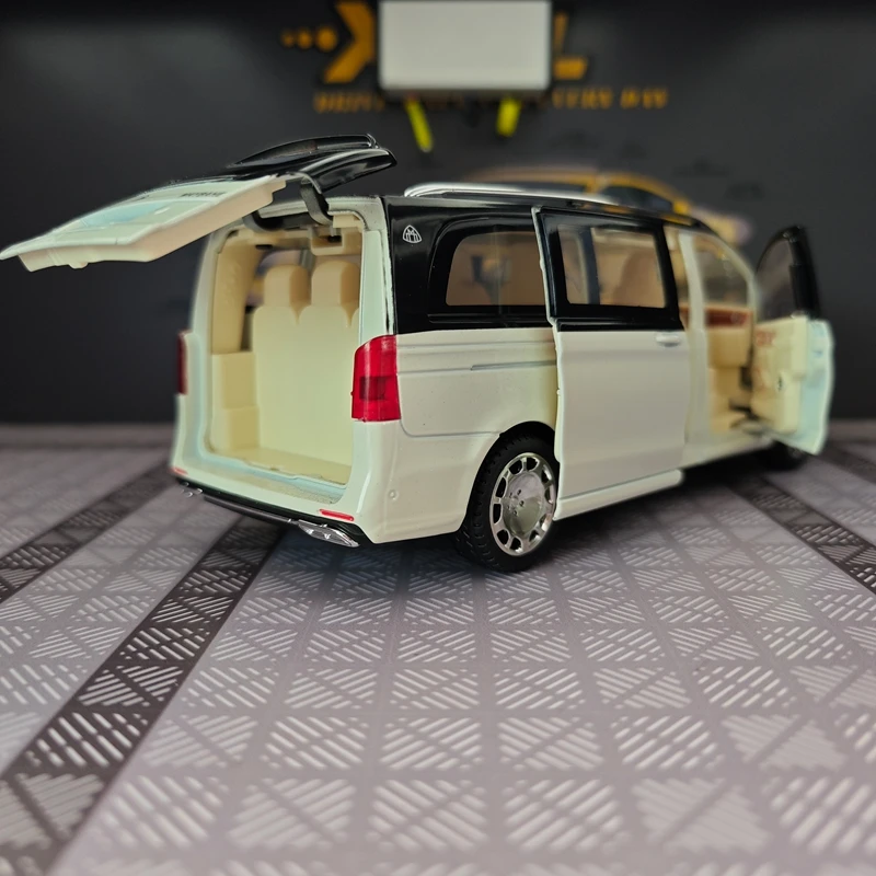 1:24 simulation Mercedes Benz Maybach VS680 alloy car model doors on both sides that can be opened good quality