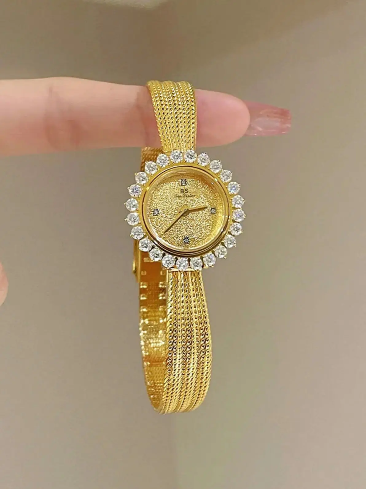 

2026 Retro Luxury Women's Watch Fashion Sunflower Round Dial Water-Resistant Bracelet Quartz Watches Women's Gift